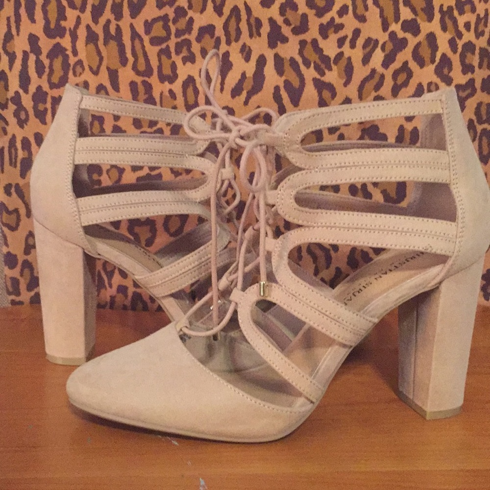 Christian Siriano 8.5W suede heels